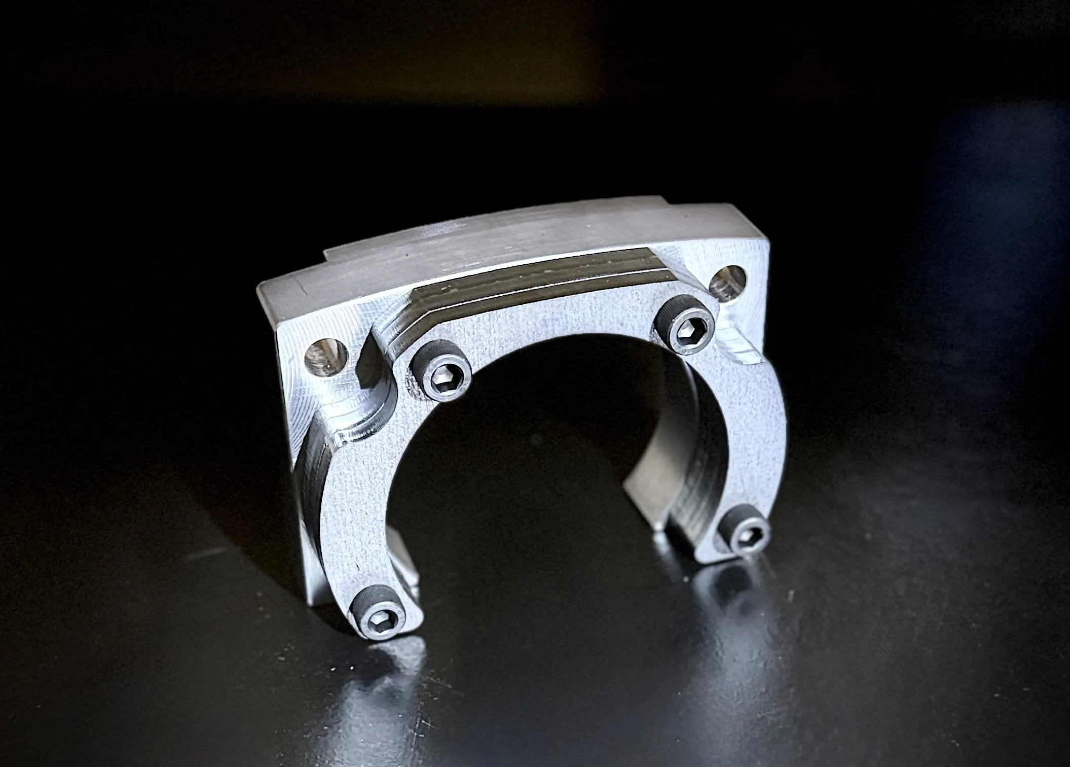 Liebherr Buffer Sabitleme Kovanı Üst